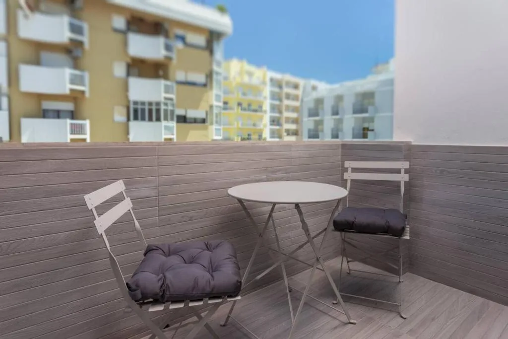 Luxury Beach Apartment — interior 27